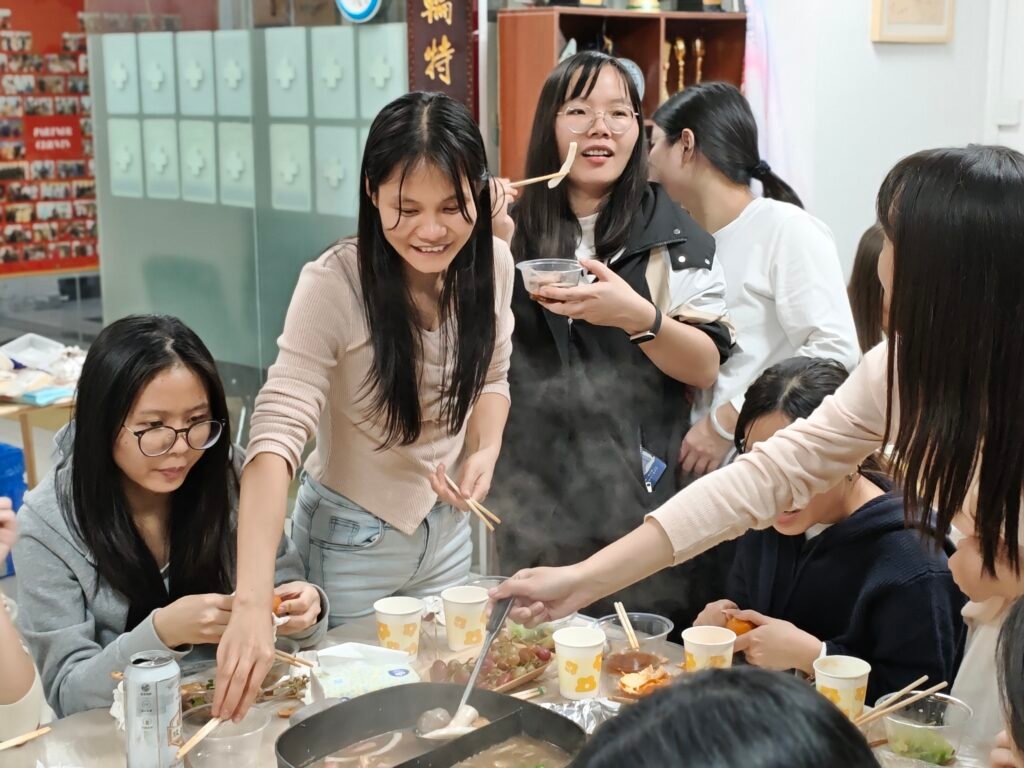 Marrant-staff-hot-pot