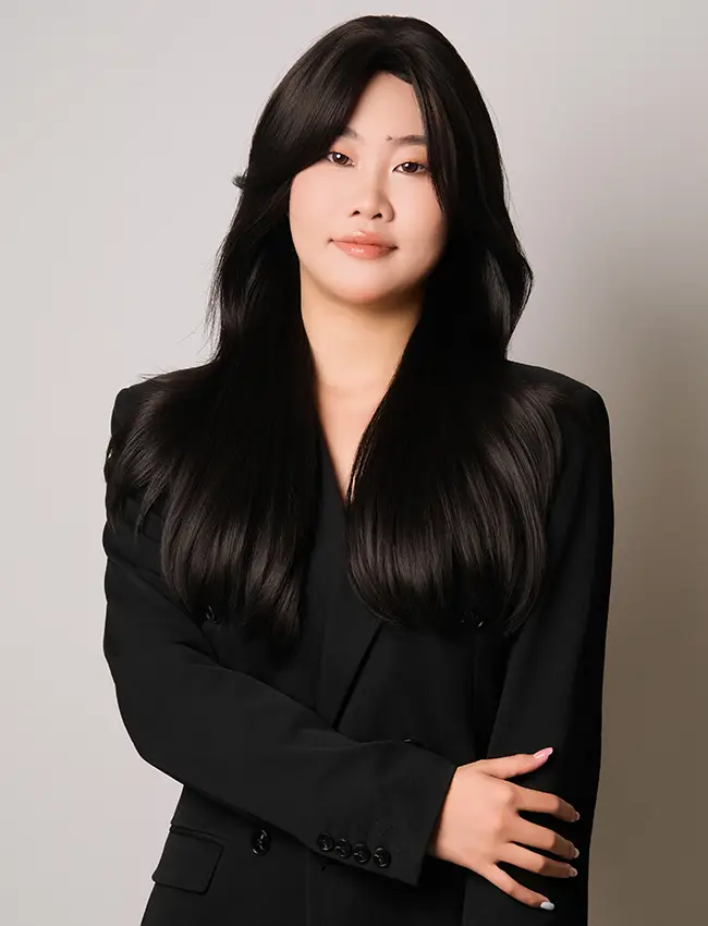 MVABAG sales team member - young professional woman with long hair