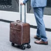 模特2 Minimalist Solid Color Genuine Leather Luggage