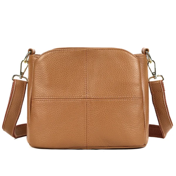 首图白底图 Classic tan brown leather crossbody bag, studio shot