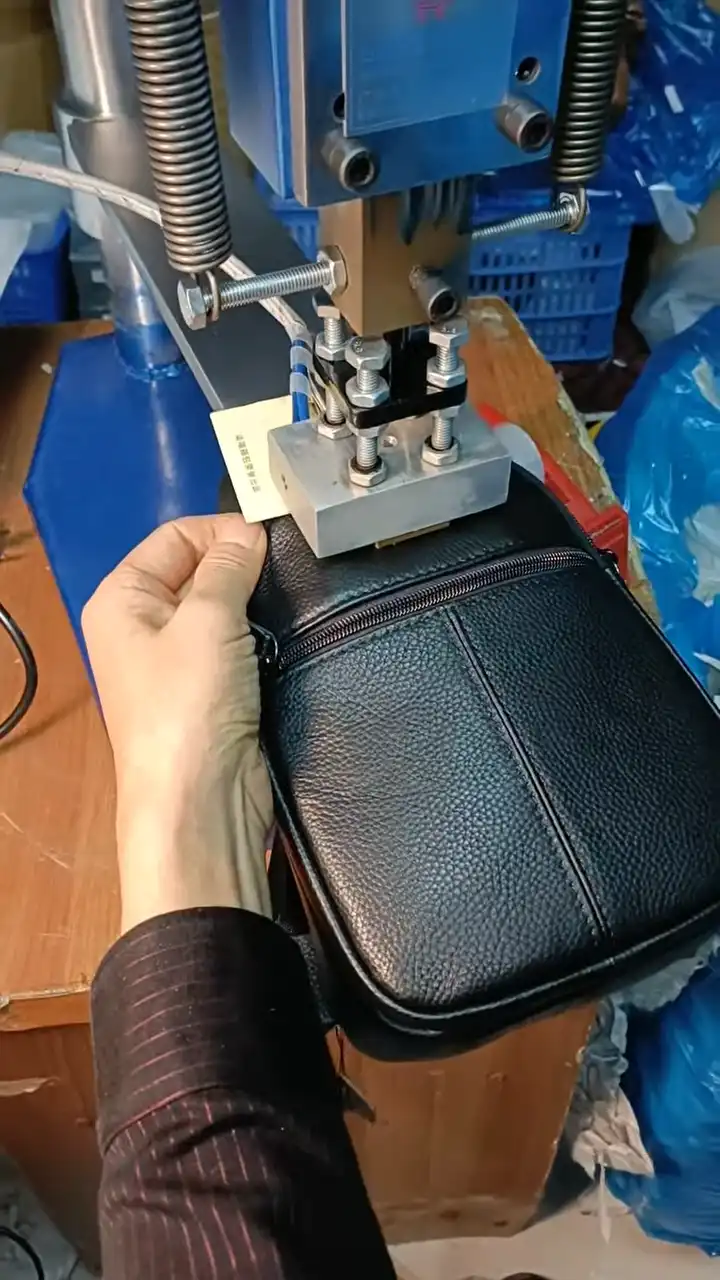 Custom Brand Bag Service