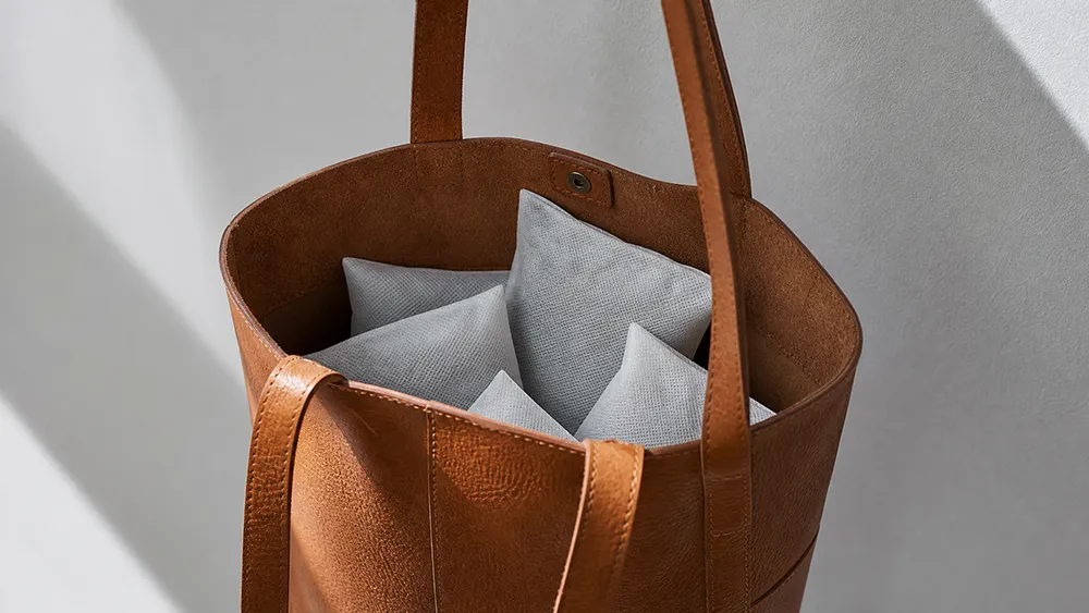 leather bag deodorizing tips