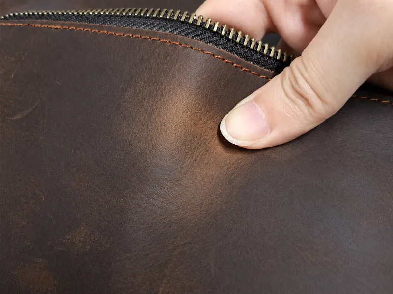 Color-changing effect of Crazy Horse leather