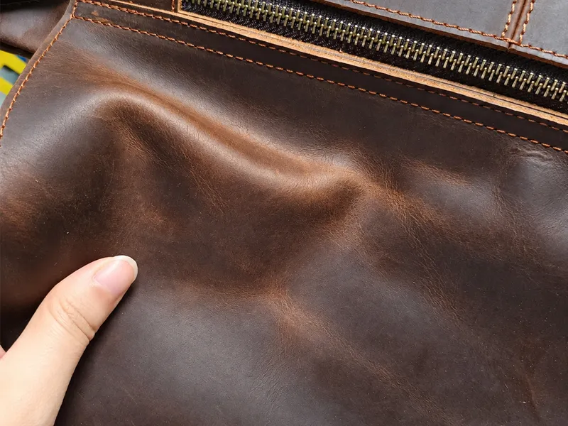 Color-changing effect of Crazy Horse leather