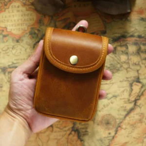 PL-121 Crazy Horse leather belt pouch in Brown
