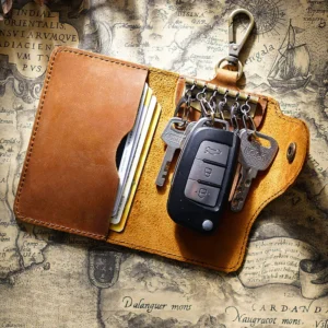 PY-022 leather key holder interior with key hooks and card sleeve