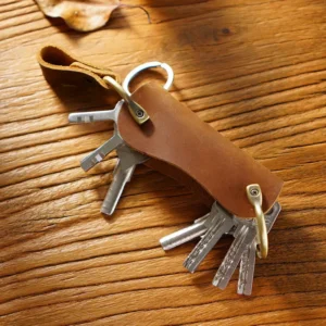 PY-025 Crazy Horse leather key organizer holding multiple keys