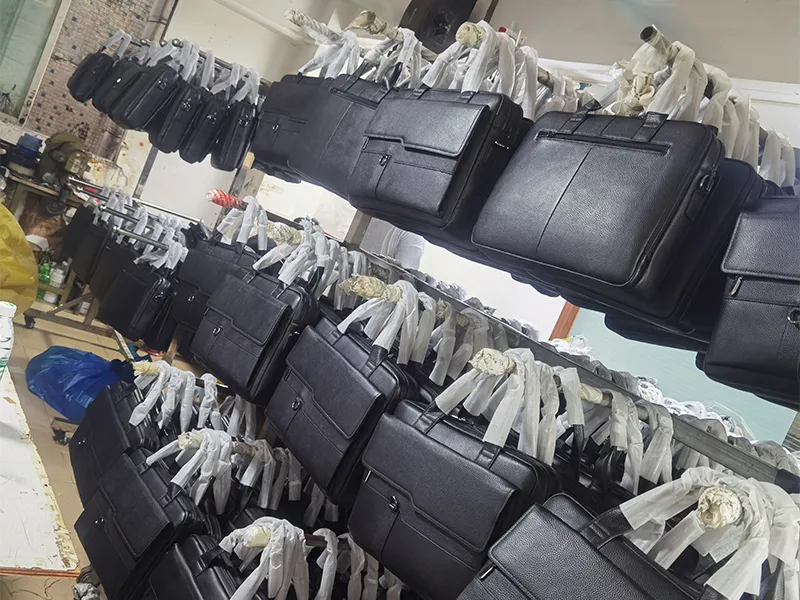black leather tote bag with zipper