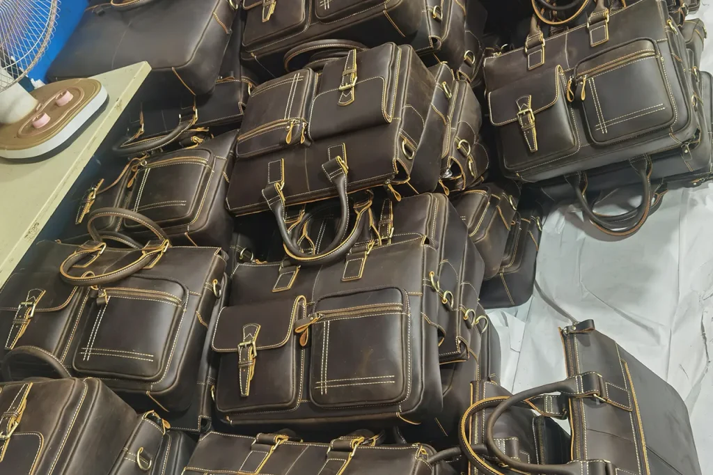 custom leather briefcase China