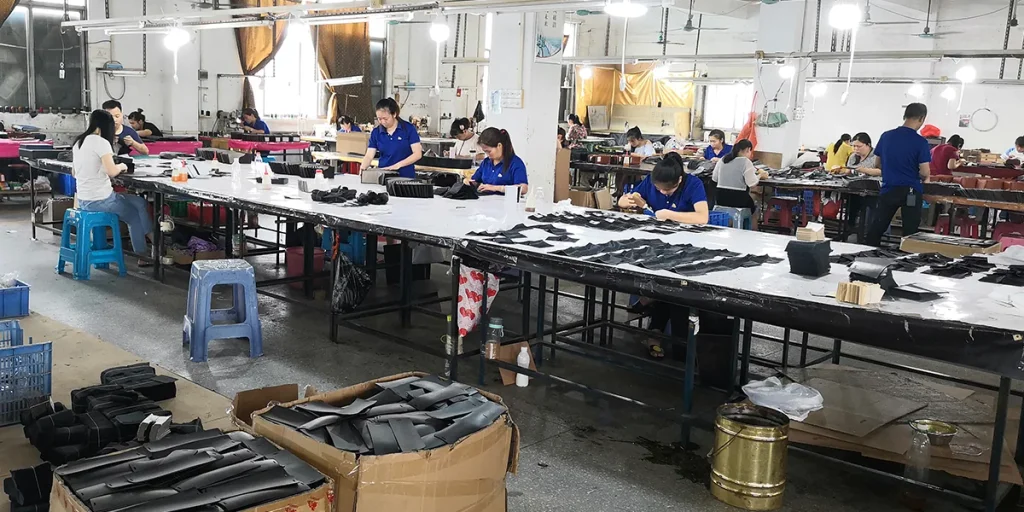 wholesale wallet factory workshop