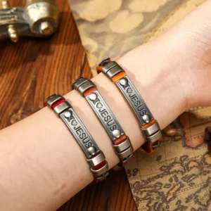 wholesale leather bracelets T8095 worn on wrist