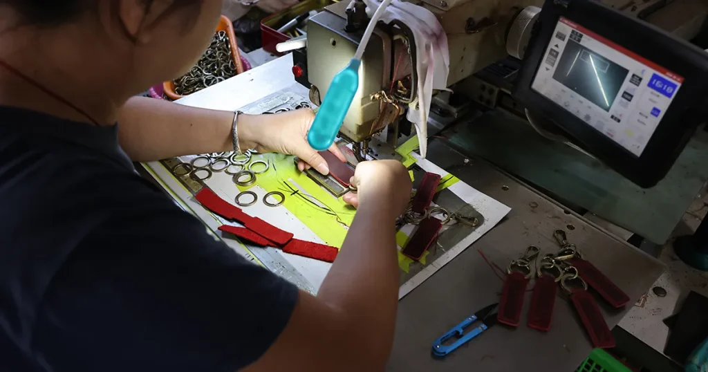 leather laptop bag manufacturer